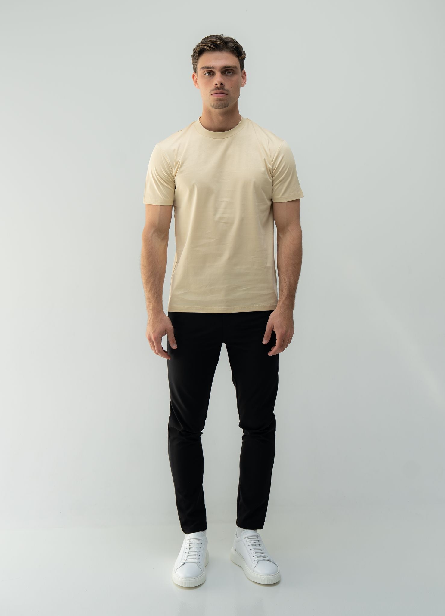 Arso Amsterdam Slim cotton tee
Slim fit
100% cotton
Soft and breathable
Crew neck
Short sleeves
100% Waterproof/Stain-proof