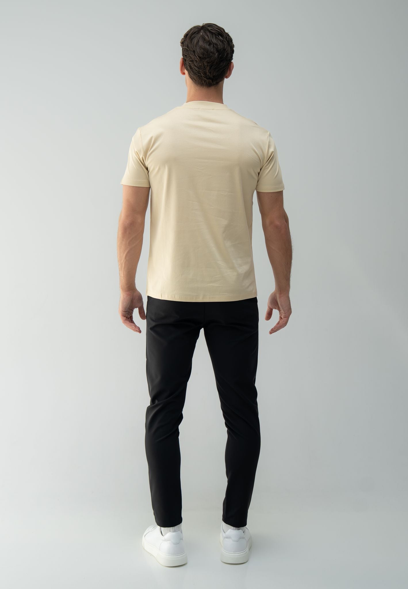 Arso Amsterdam Slim cotton tee
Slim fit
100% cotton
Soft and breathable
Crew neck
Short sleeves
100% Waterproof/Stain-proof