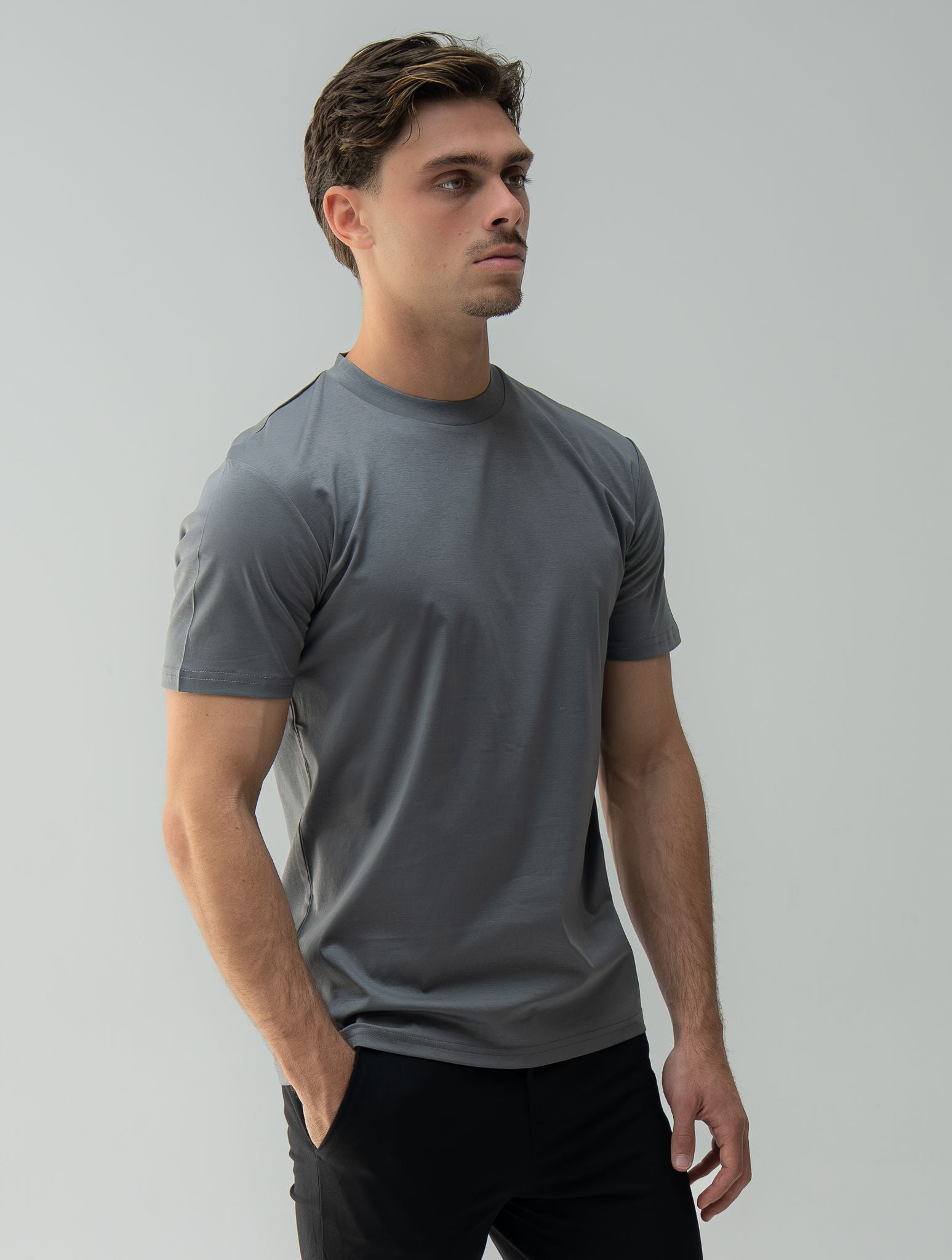 Arso Amsterdam Slim cotton tee
Slim fit
100% cotton
Soft and breathable
Crew neck
Short sleeves
100% Waterproof/Stain-proof