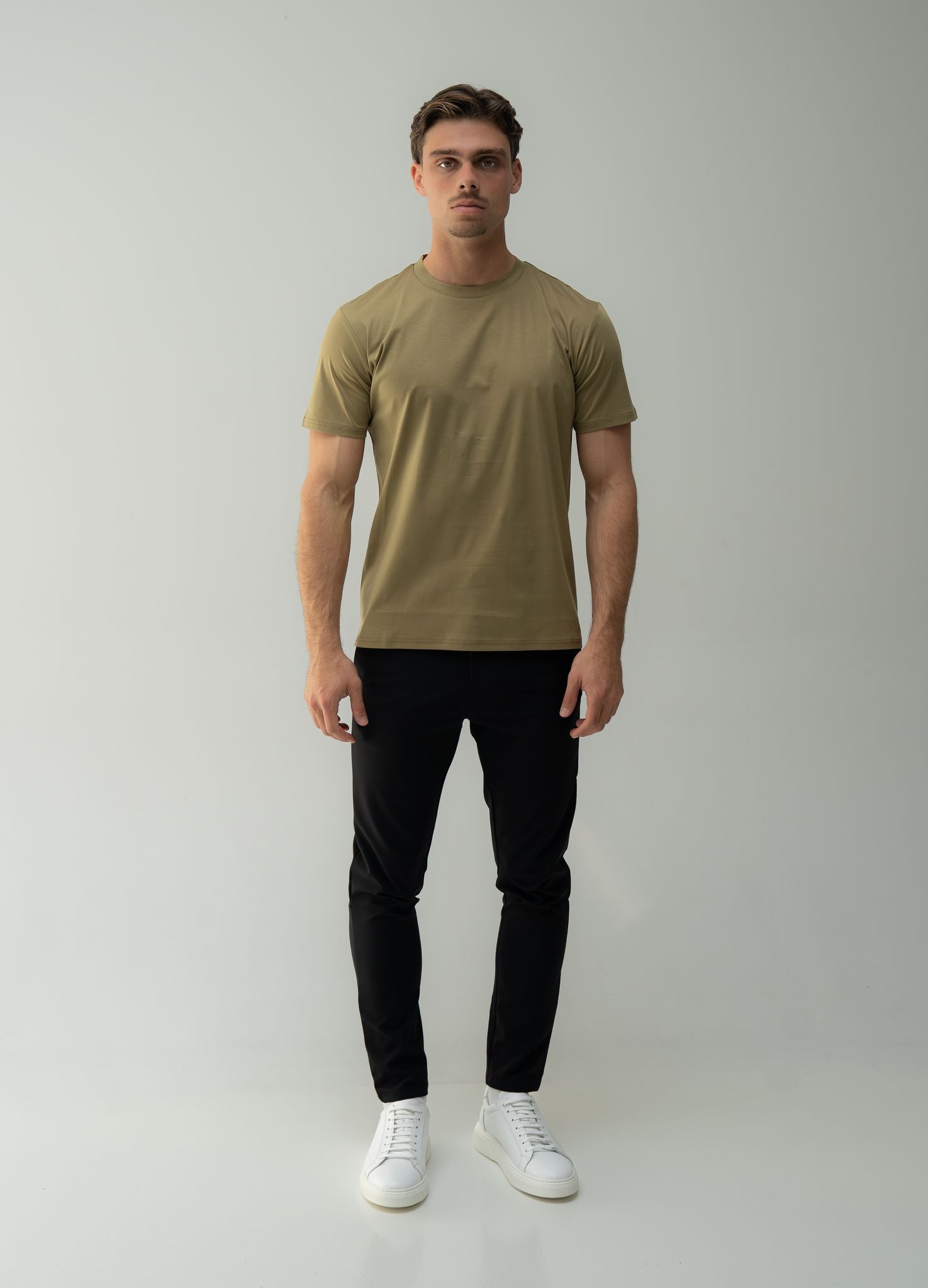 Arso Amsterdam Slim cotton tee
Slim fit
100% cotton
Soft and breathable
Crew neck
Short sleeves
100% Waterproof/Stain-proof