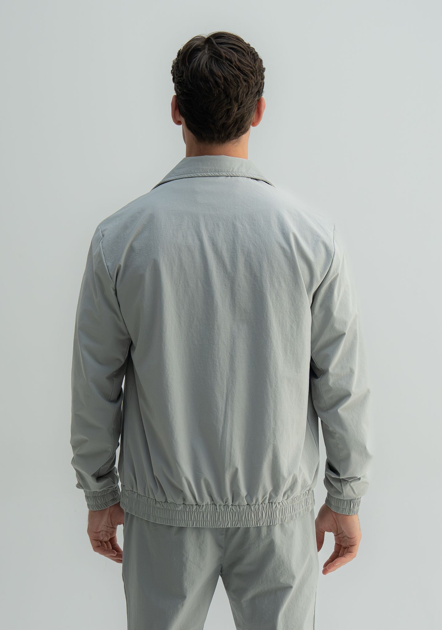 Arso Amsterdam Zip casual set
Slim fit
Zip closure
Structured collar
Premium stretch fabric
Breathable and lightweight
Smooth matte finish
Reinforced seams
Shape-retaining