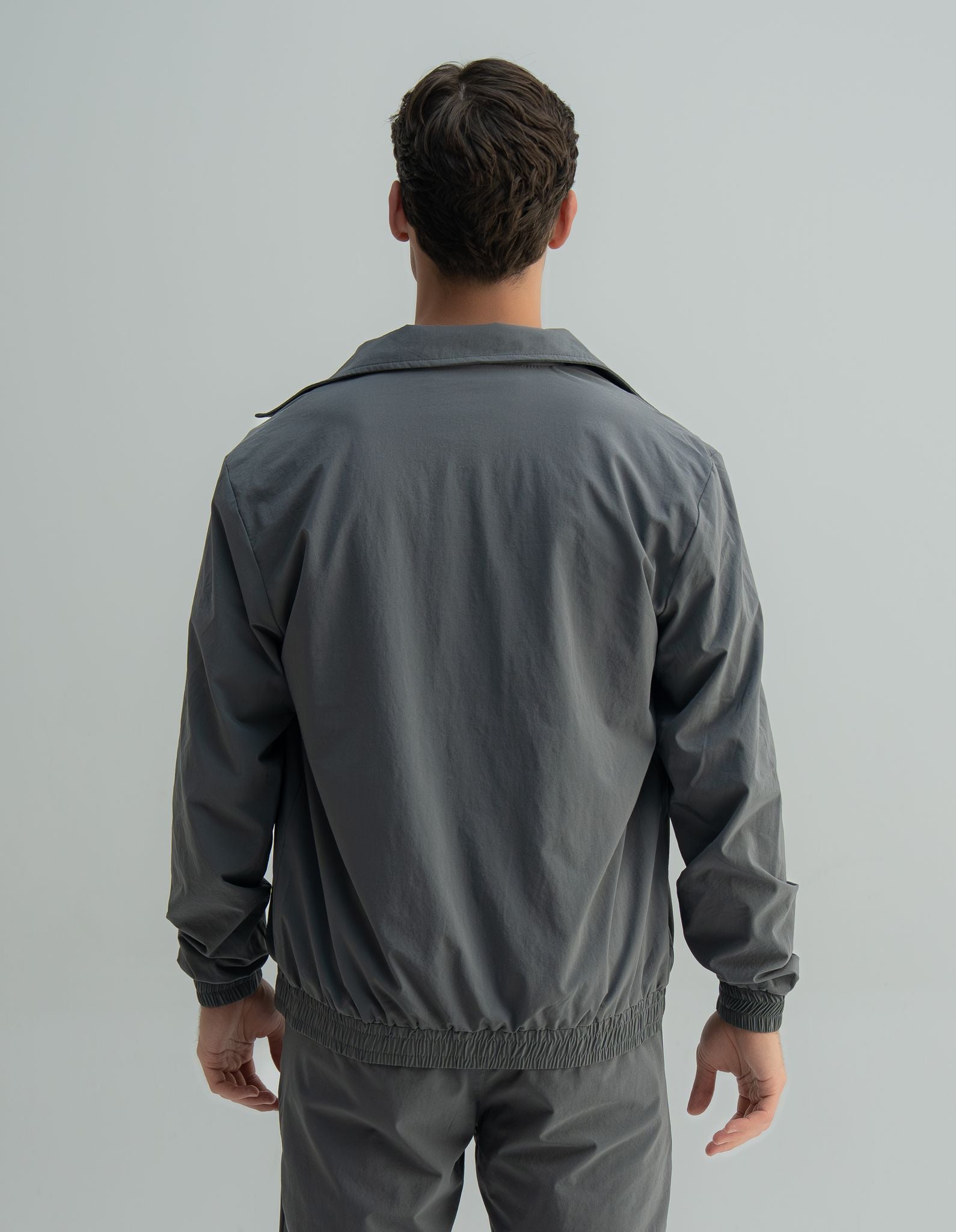 Arso Amsterdam Zip casual set
Slim fit
Zip closure
Structured collar
Premium stretch fabric
Breathable and lightweight
Smooth matte finish
Reinforced seams
Shape-retaining