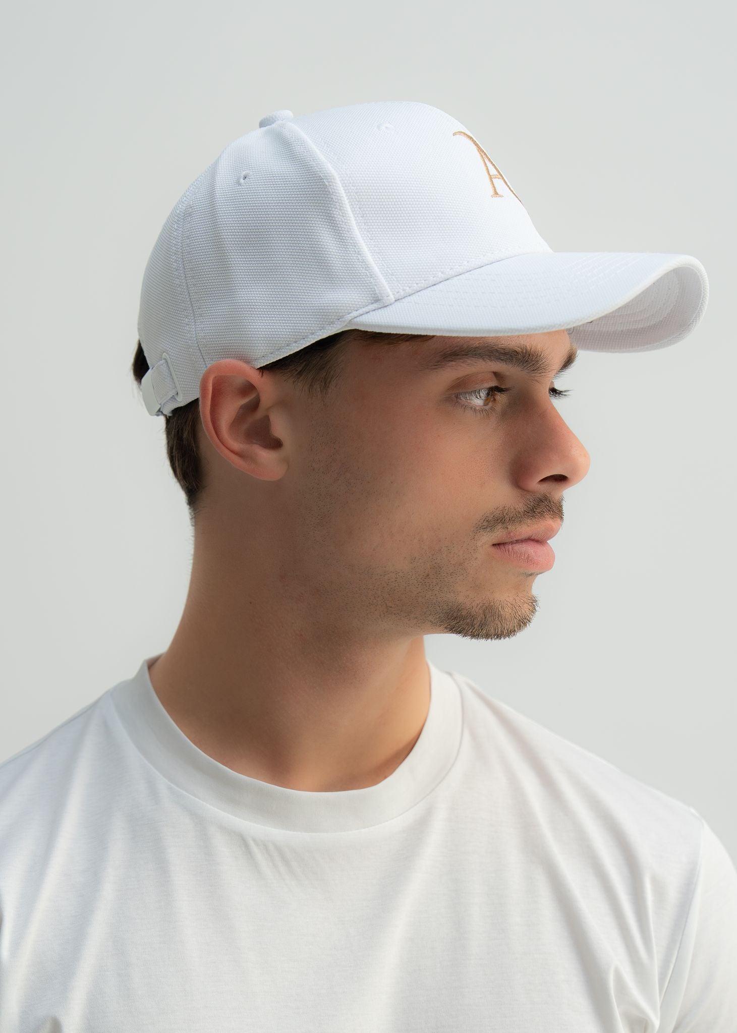 Refined Monogram Cap in Black/Black
Embroidered ARSO Monogram
Structured Front Panel
100% Cotton
Curved Brim
Six-Panel Construction
Ventilation Eyelets
Adjustable Back Closure
Designed for a clean, effortless finish.