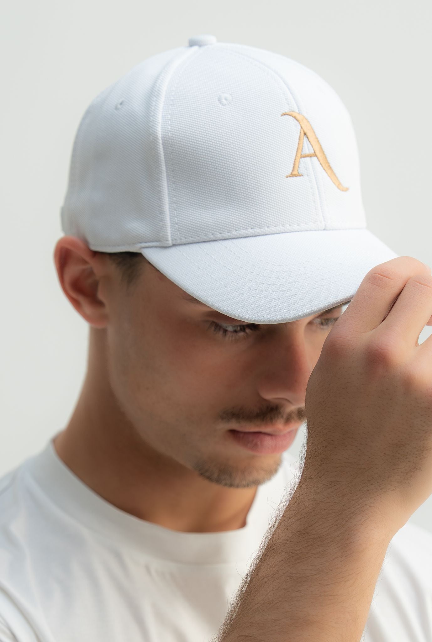 Refined Monogram Cap in Black/Black
Embroidered ARSO Monogram
Structured Front Panel
100% Cotton
Curved Brim
Six-Panel Construction
Ventilation Eyelets
Adjustable Back Closure
Designed for a clean, effortless finish.