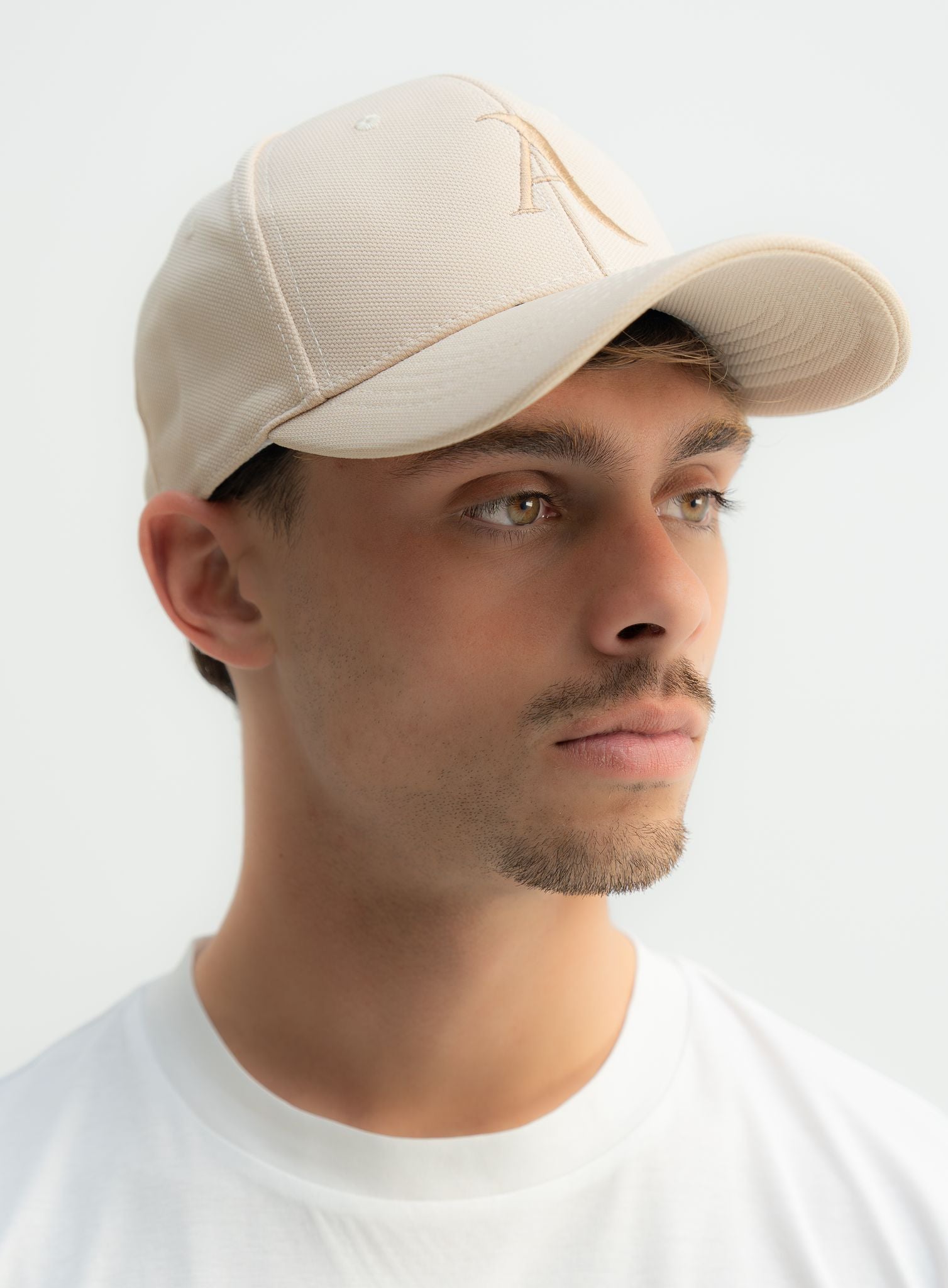 Refined Monogram Cap in Black/Black
Embroidered ARSO Monogram
Structured Front Panel
100% Cotton
Curved Brim
Six-Panel Construction
Ventilation Eyelets
Adjustable Back Closure
Designed for a clean, effortless finish.