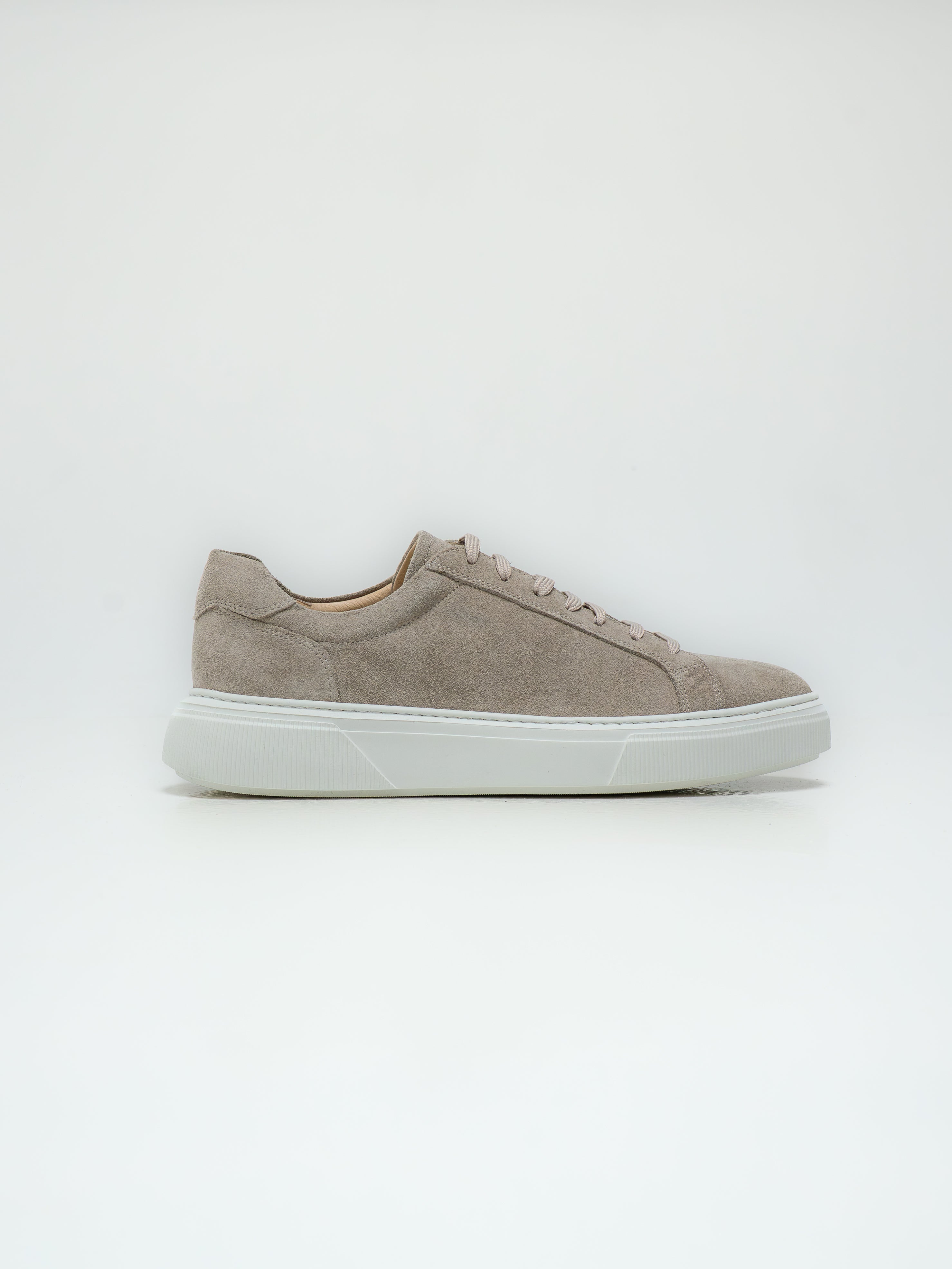 CLASSIC SUEDE SNEAKERS - BEIGE