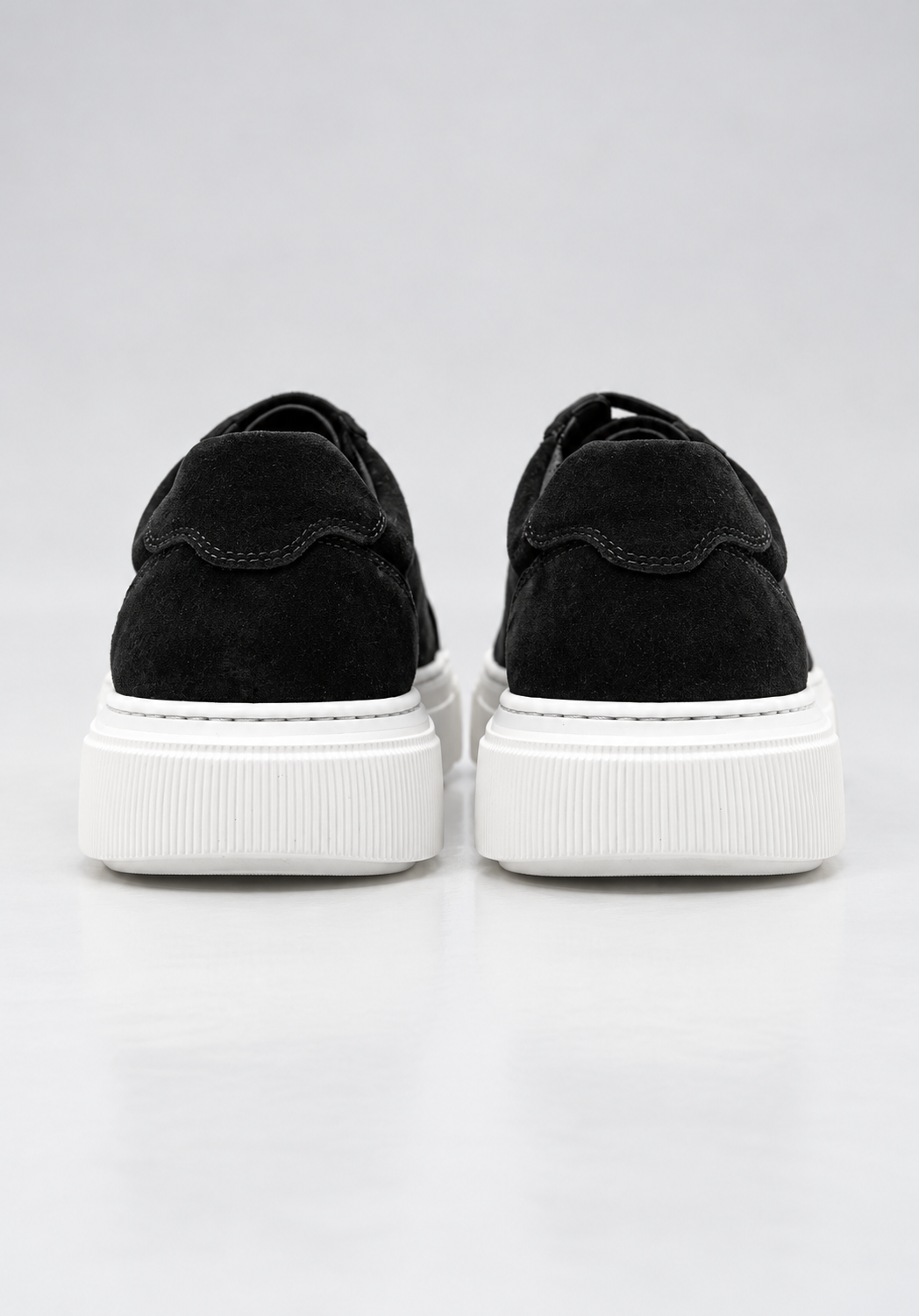 CLASSIC SUEDE SNEAKERS - BLACK