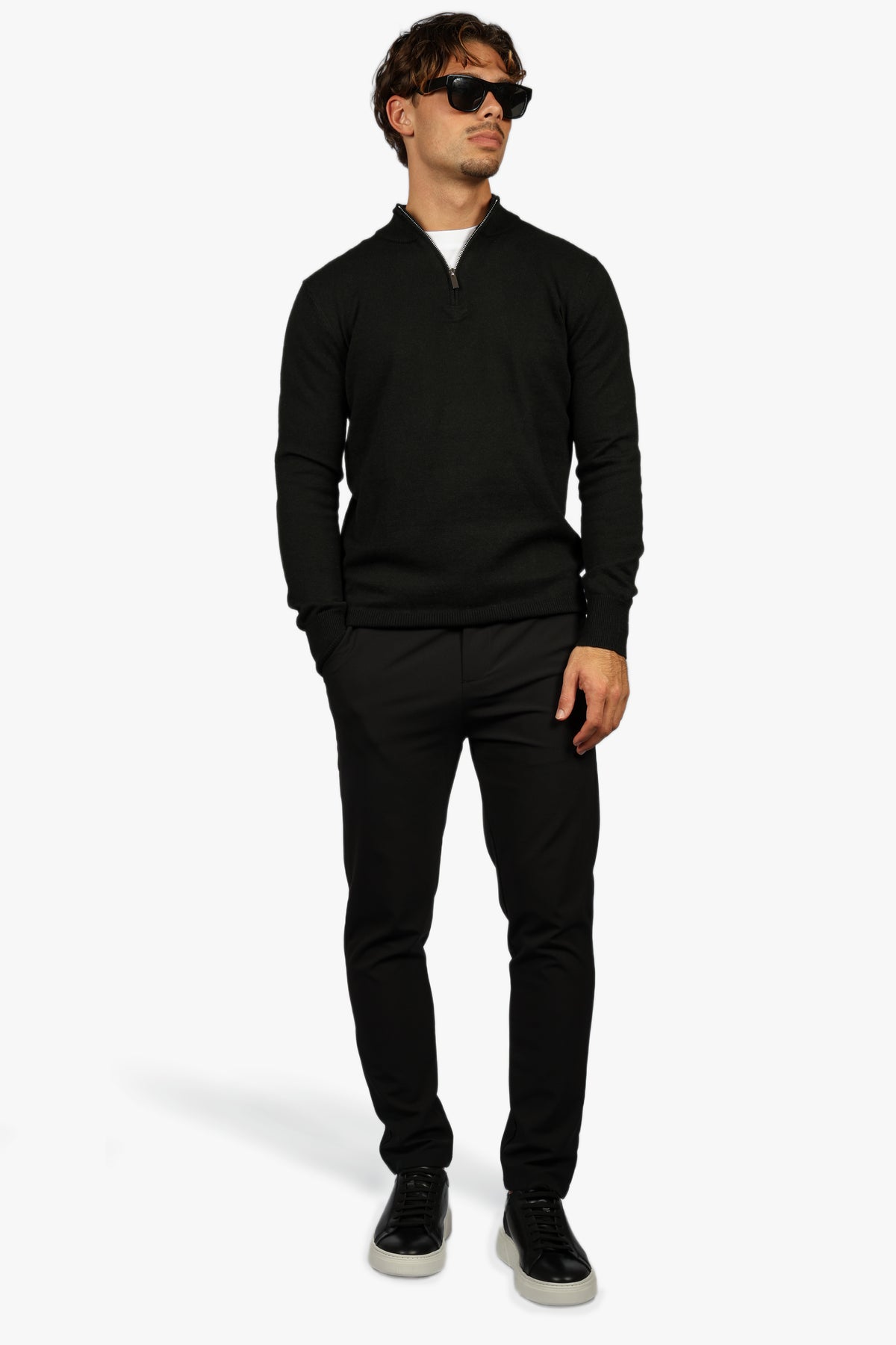 CLASSIC HALF ZIP KNIT - BLACK