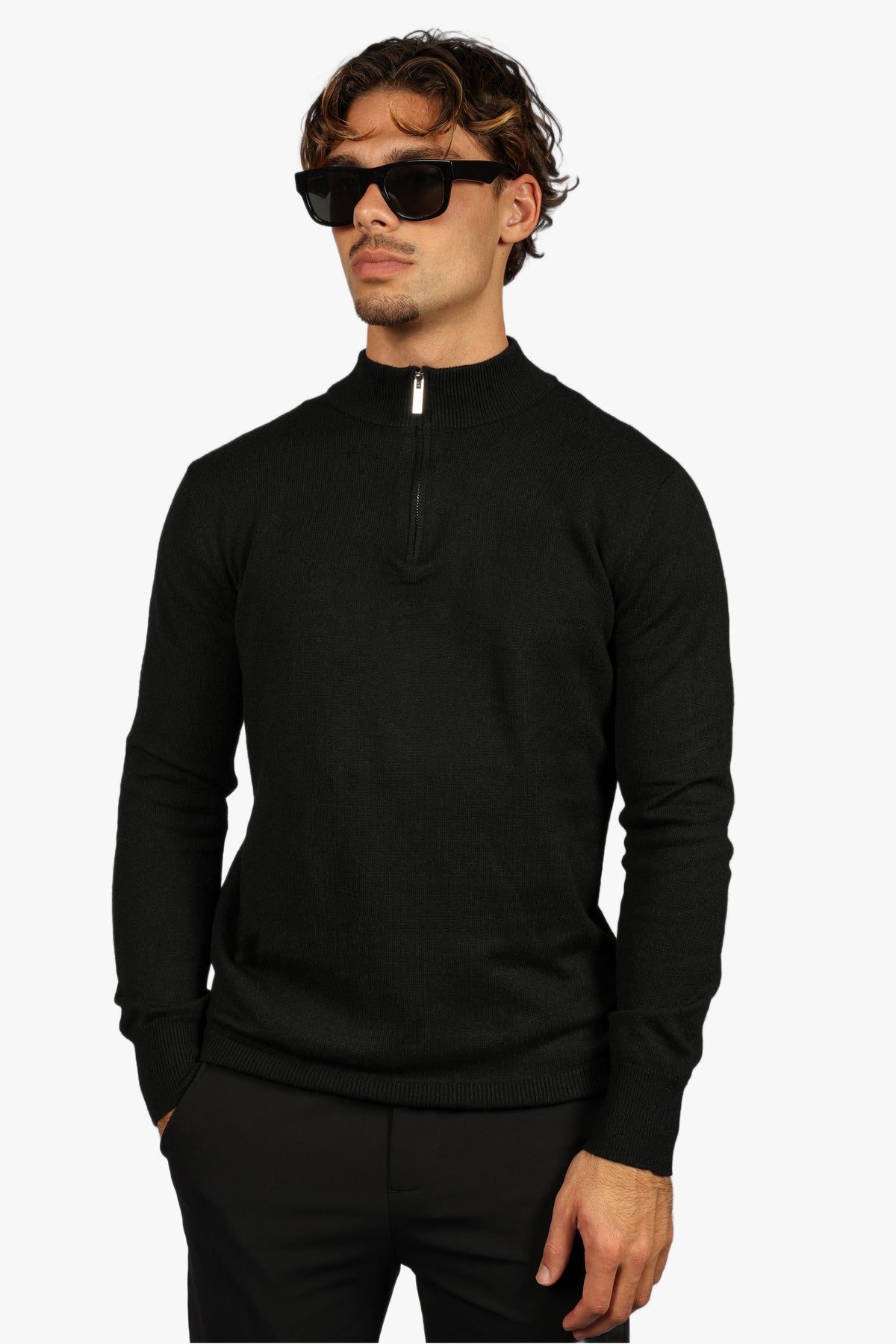 CLASSIC HALF ZIP KNIT - BLACK