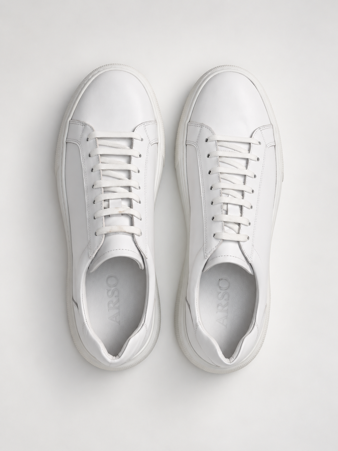 CLASSIC LEATHER SNEAKERS - WHITE