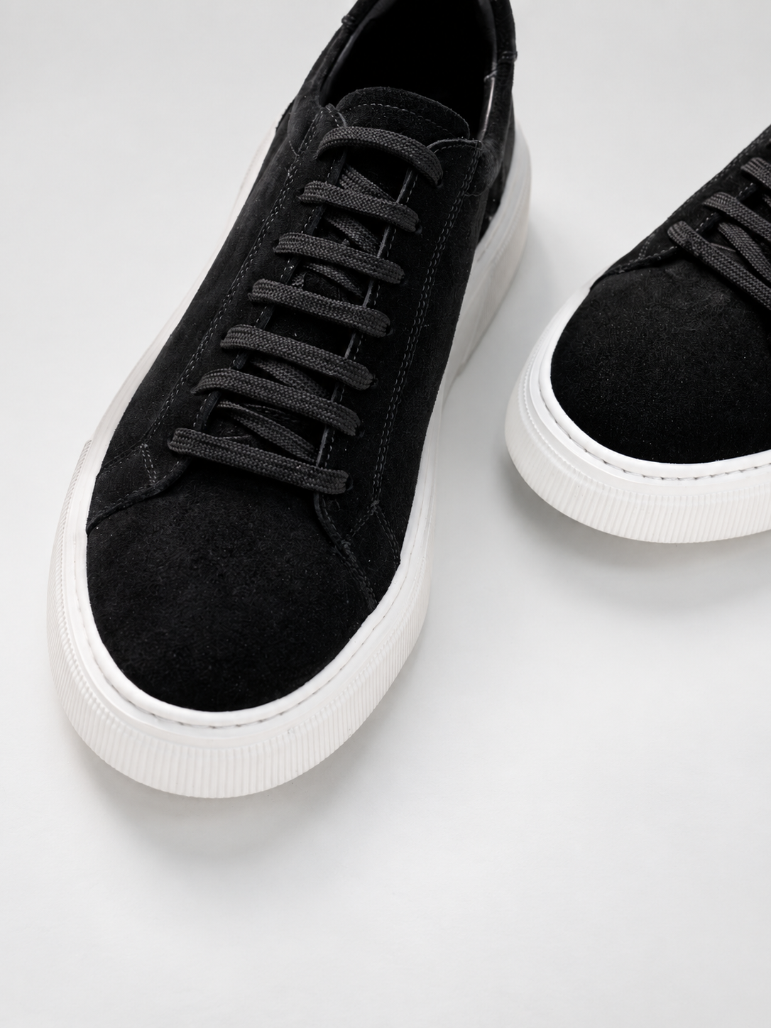 CLASSIC SUEDE SNEAKERS - BLACK