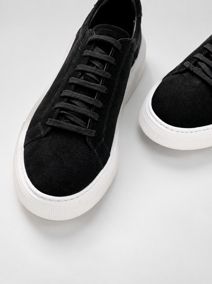 CLASSIC SUEDE SNEAKERS - BLACK