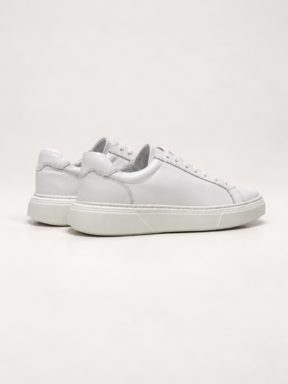 CLASSIC LEATHER SNEAKERS - WHITE