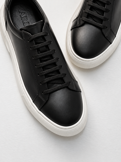CLASSIC LEATHER SNEAKERS - BLACK