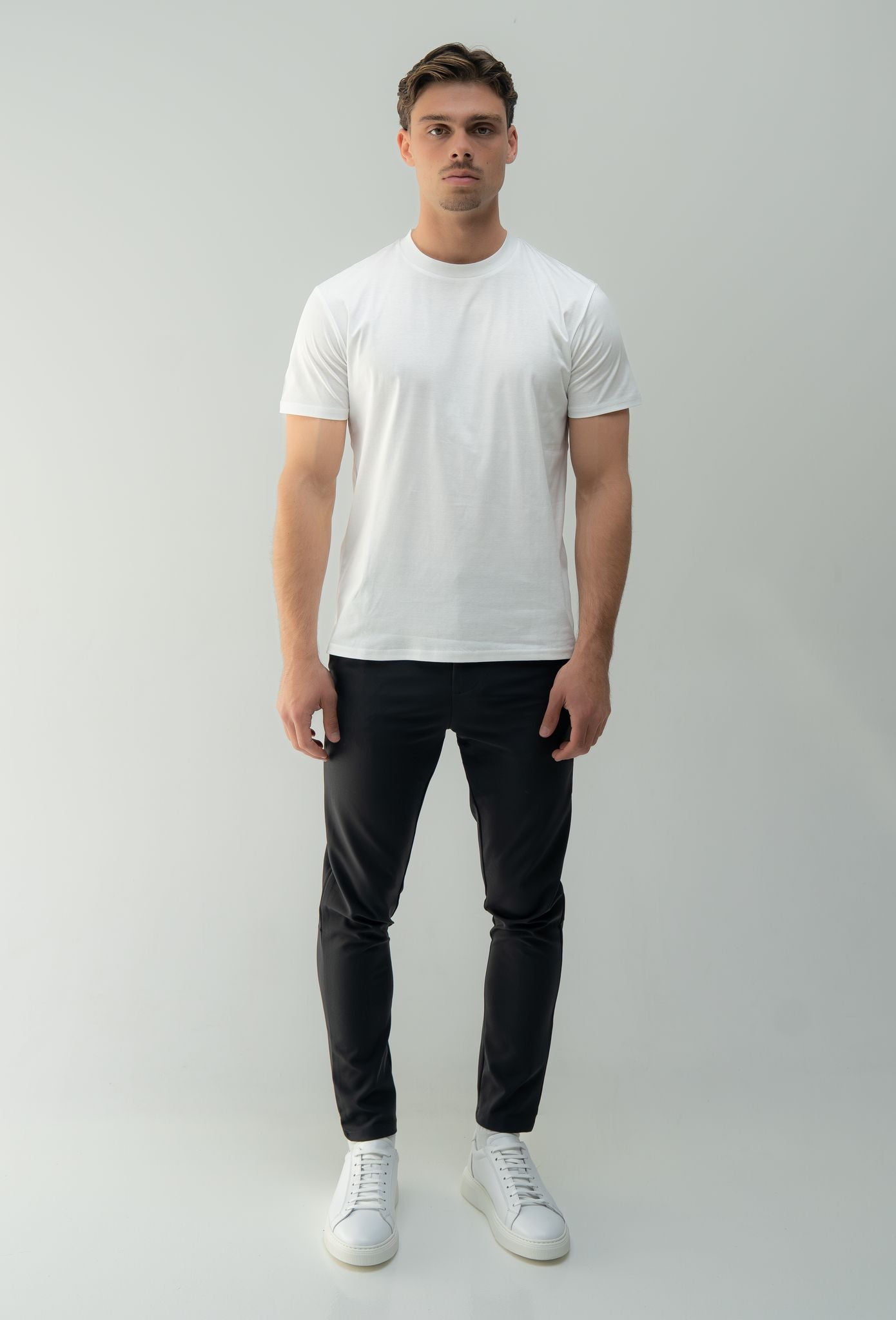 Arso Amsterdam Slim cotton tee
Slim fit
100% cotton
Soft and breathable
Crew neck
Short sleeves
100% Waterproof/Stain-proof