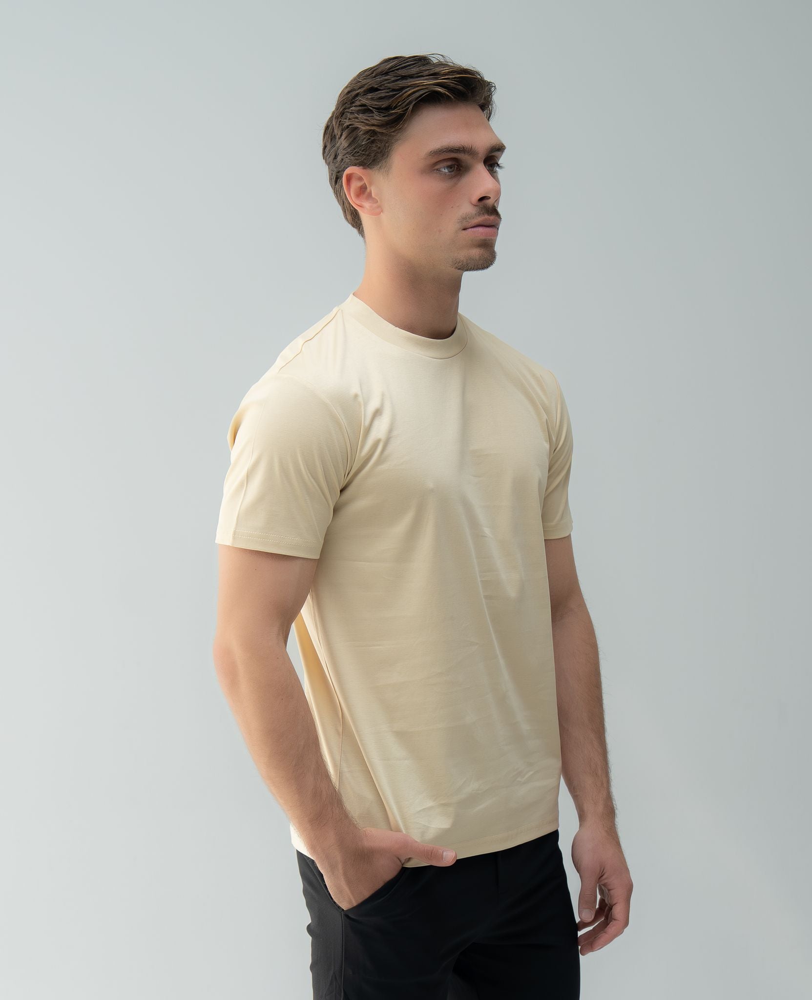 Arso Amsterdam Slim cotton tee
Slim fit
100% cotton
Soft and breathable
Crew neck
Short sleeves
100% Waterproof/Stain-proof