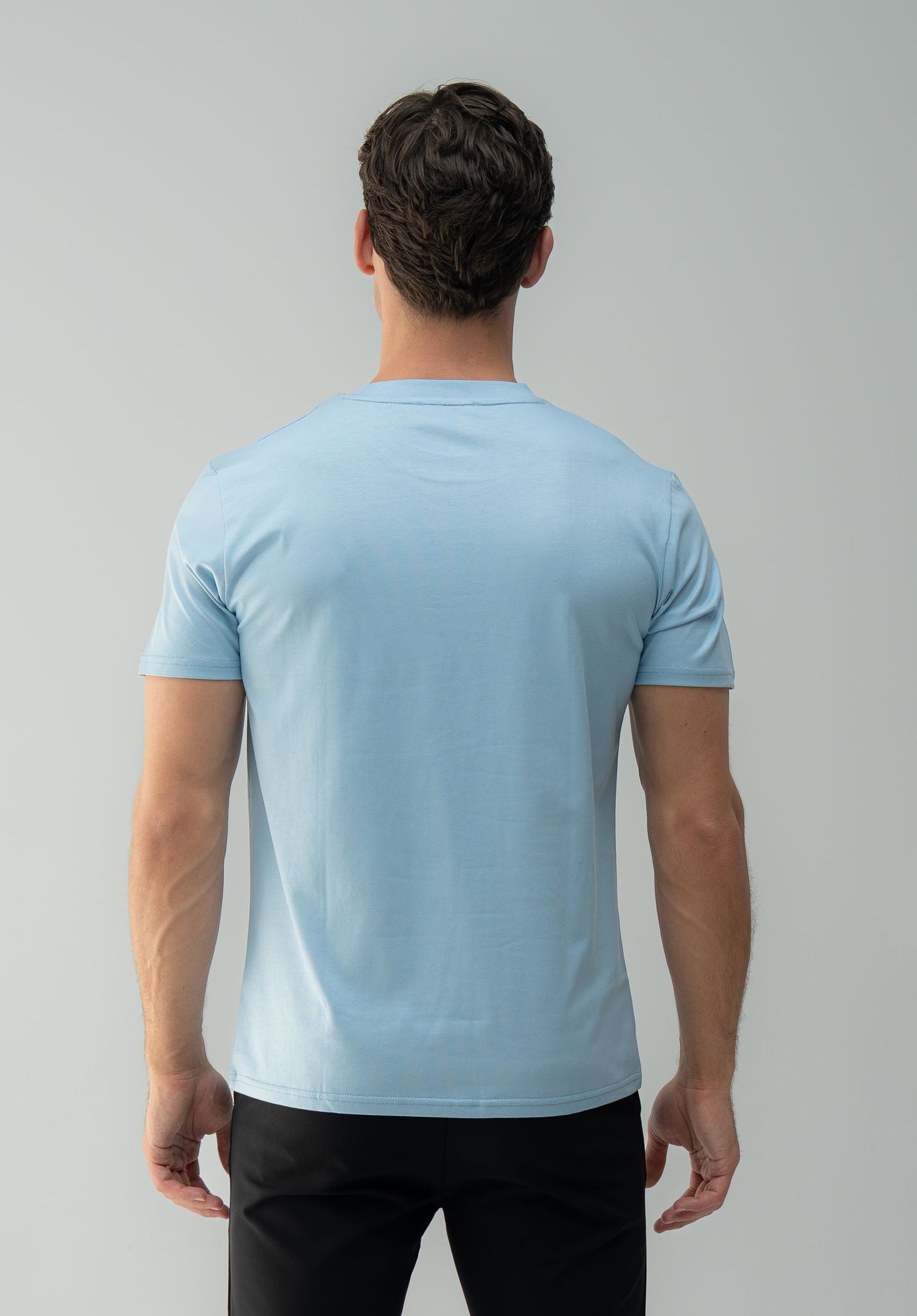 Arso Amsterdam Slim cotton tee
Slim fit
100% cotton
Soft and breathable
Crew neck
Short sleeves
100% Waterproof/Stain-proof