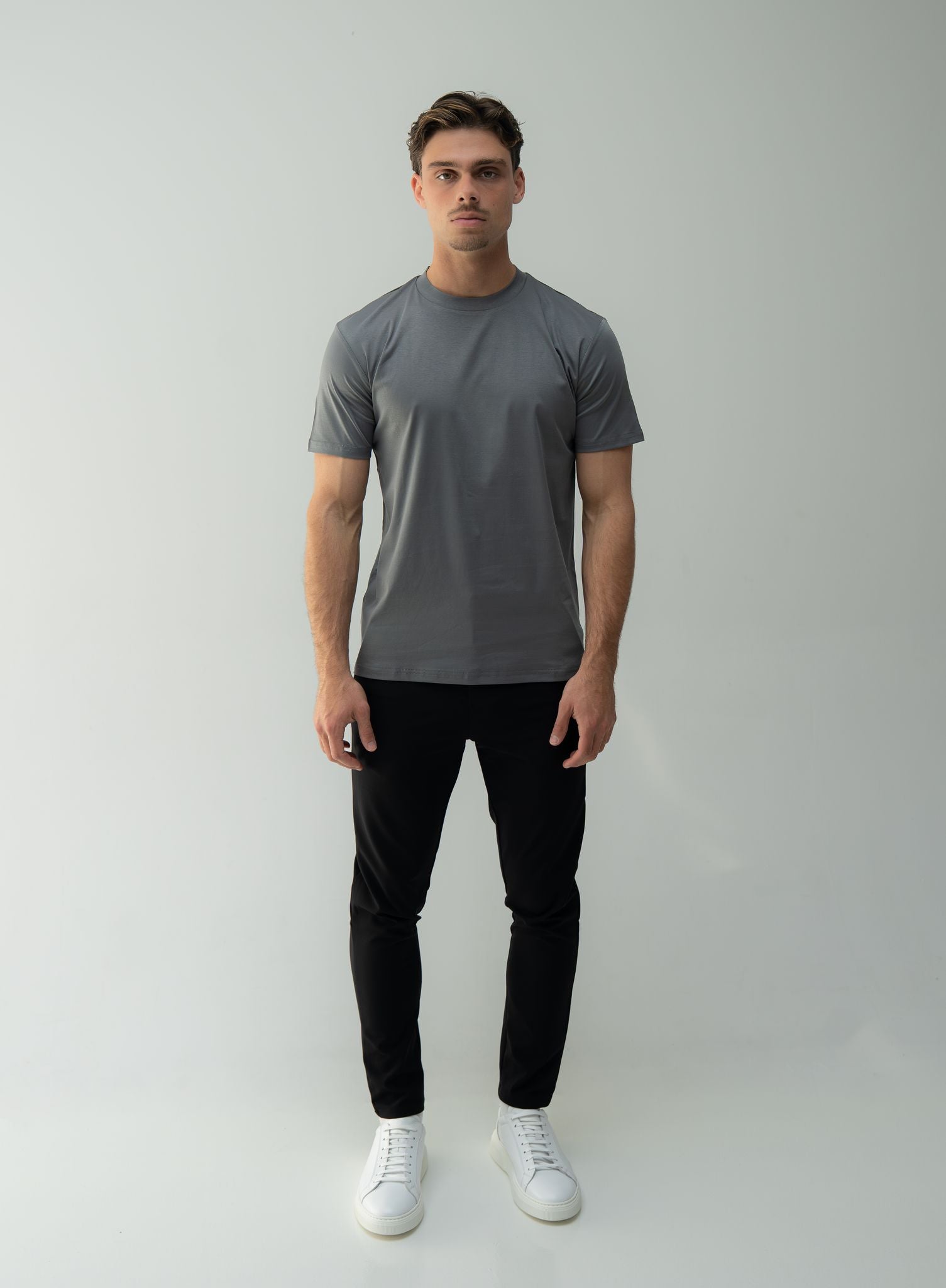 Arso Amsterdam Slim cotton tee
Slim fit
100% cotton
Soft and breathable
Crew neck
Short sleeves
100% Waterproof/Stain-proof