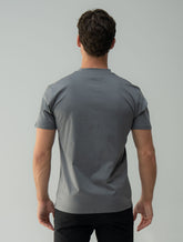 Arso Amsterdam Slim cotton tee
Slim fit
100% cotton
Soft and breathable
Crew neck
Short sleeves
100% Waterproof/Stain-proof