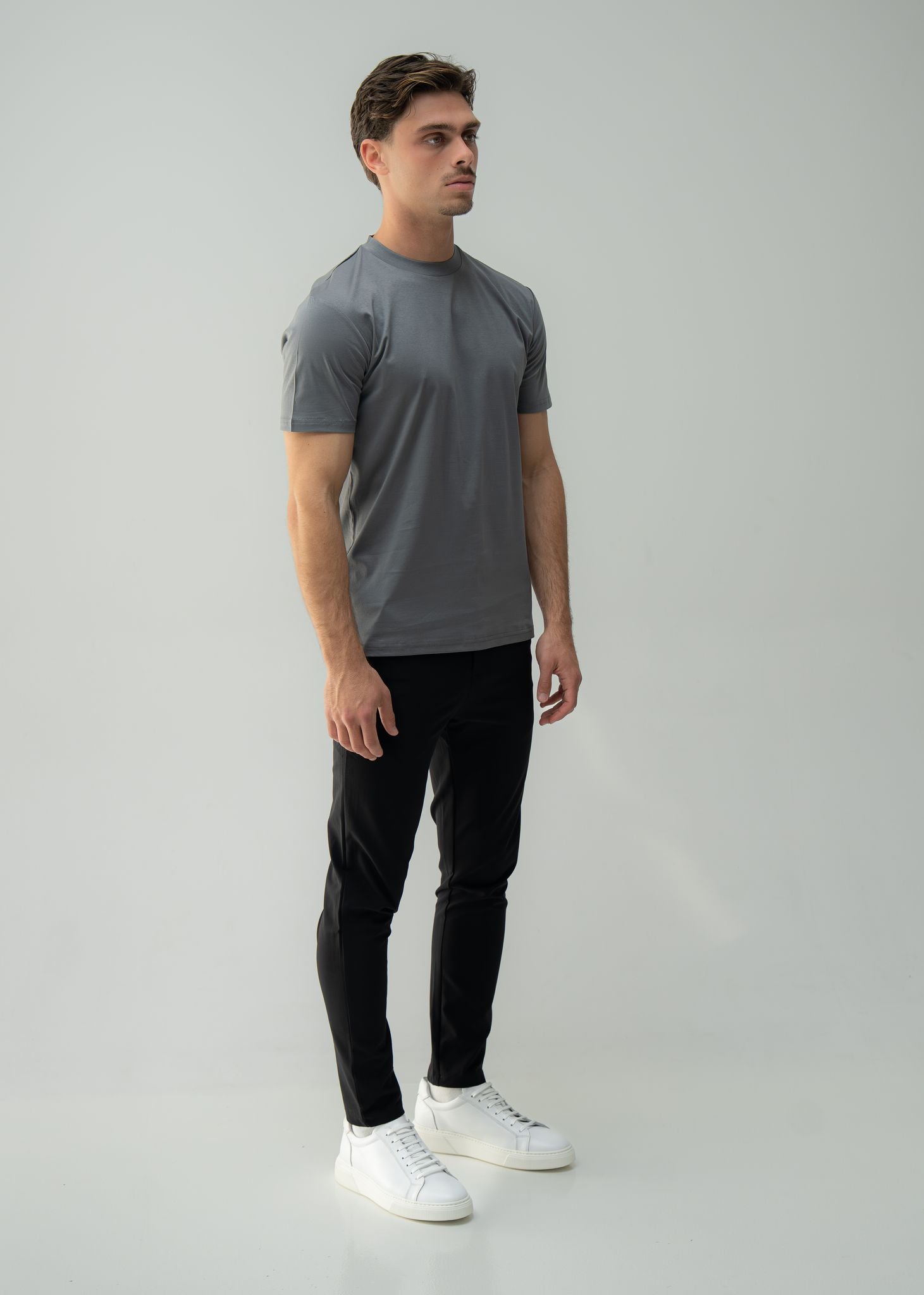 Arso Amsterdam Slim cotton tee
Slim fit
100% cotton
Soft and breathable
Crew neck
Short sleeves
100% Waterproof/Stain-proof
