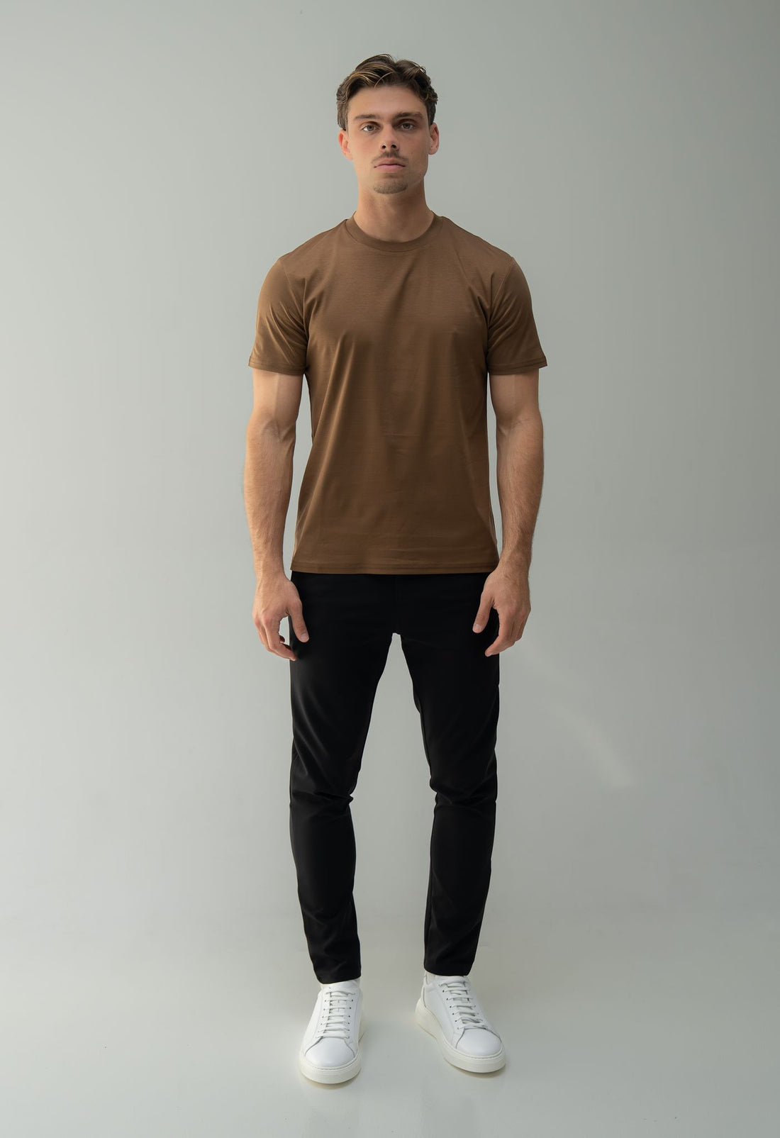 Arso Amsterdam Slim cotton tee
Slim fit
100% cotton
Soft and breathable
Crew neck
Short sleeves
100% Waterproof/Stain-proof