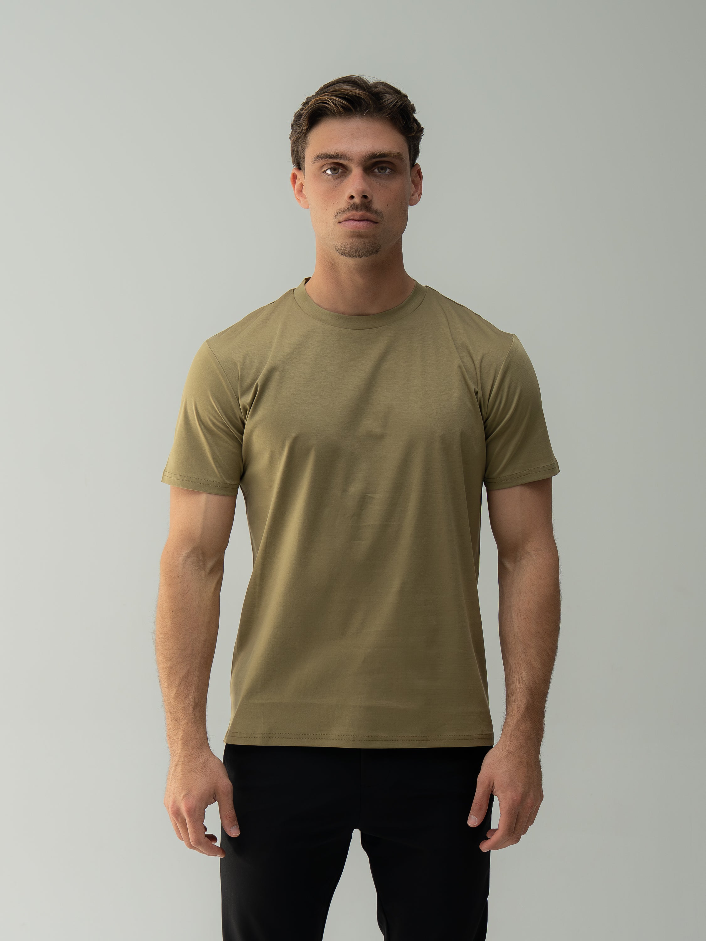 Arso Amsterdam Slim cotton tee
Slim fit
100% cotton
Soft and breathable
Crew neck
Short sleeves
100% Waterproof/Stain-proof
