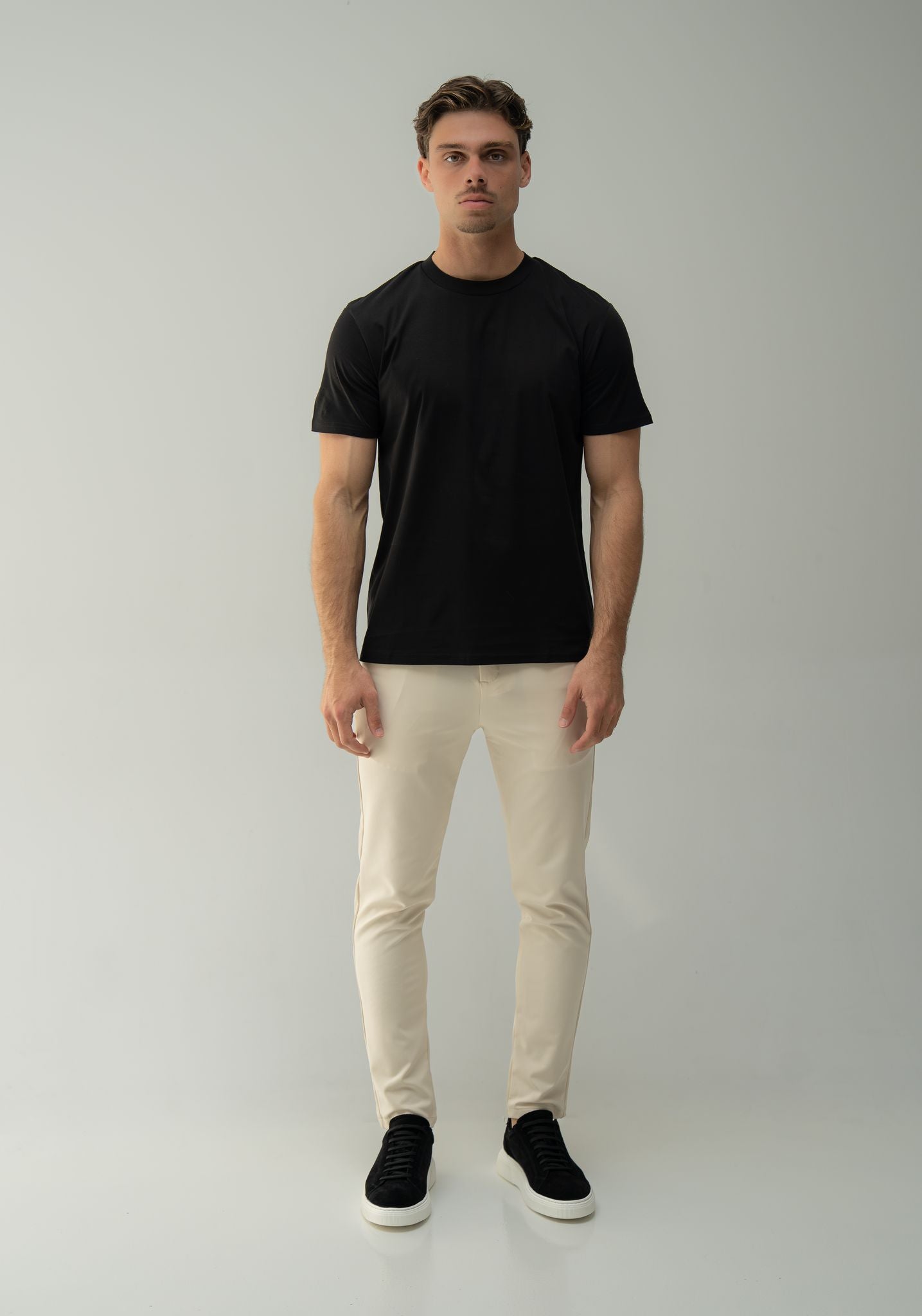 Arso Amsterdam Slim cotton tee
Slim fit
100% cotton
Soft and breathable
Crew neck
Short sleeves
100% Waterproof/Stain-proof