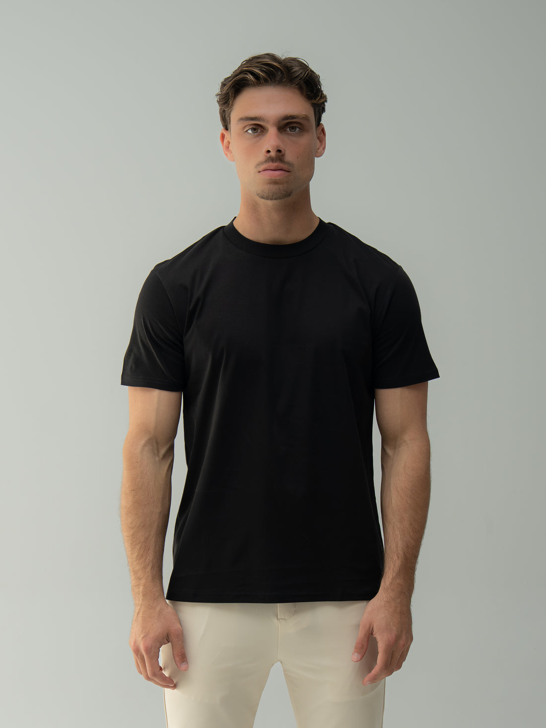 Arso Amsterdam Slim cotton tee
Slim fit
100% cotton
Soft and breathable
Crew neck
Short sleeves
100% Waterproof/Stain-proof