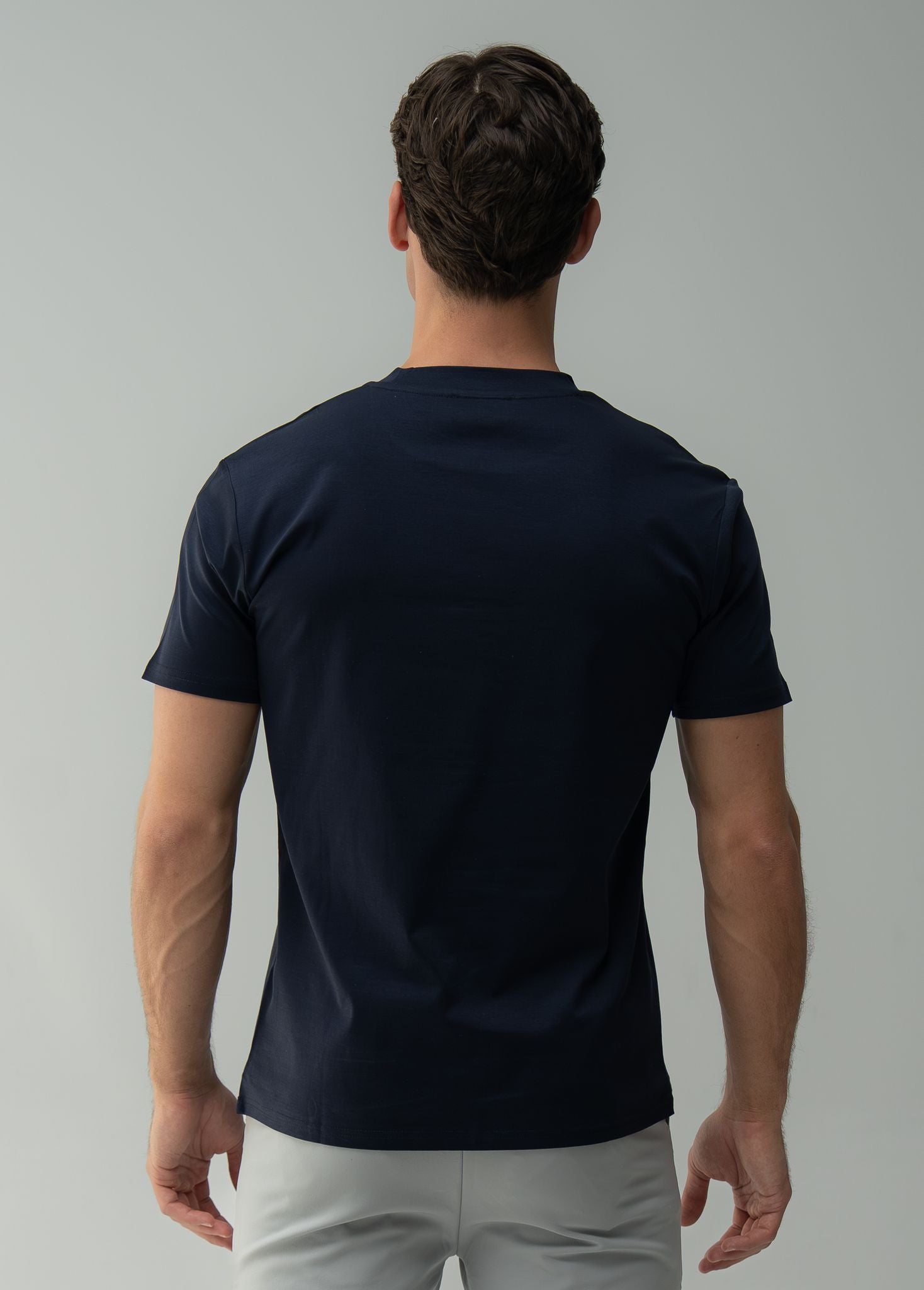 Arso Amsterdam Slim cotton tee
Slim fit
100% cotton
Soft and breathable
Crew neck
Short sleeves
100% Waterproof/Stain-proof