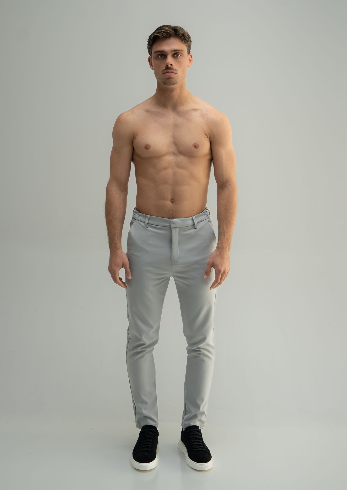 Tailored stretch trousers&amp;nbsp;
Slim fit
Stretch fabric
Belt loops