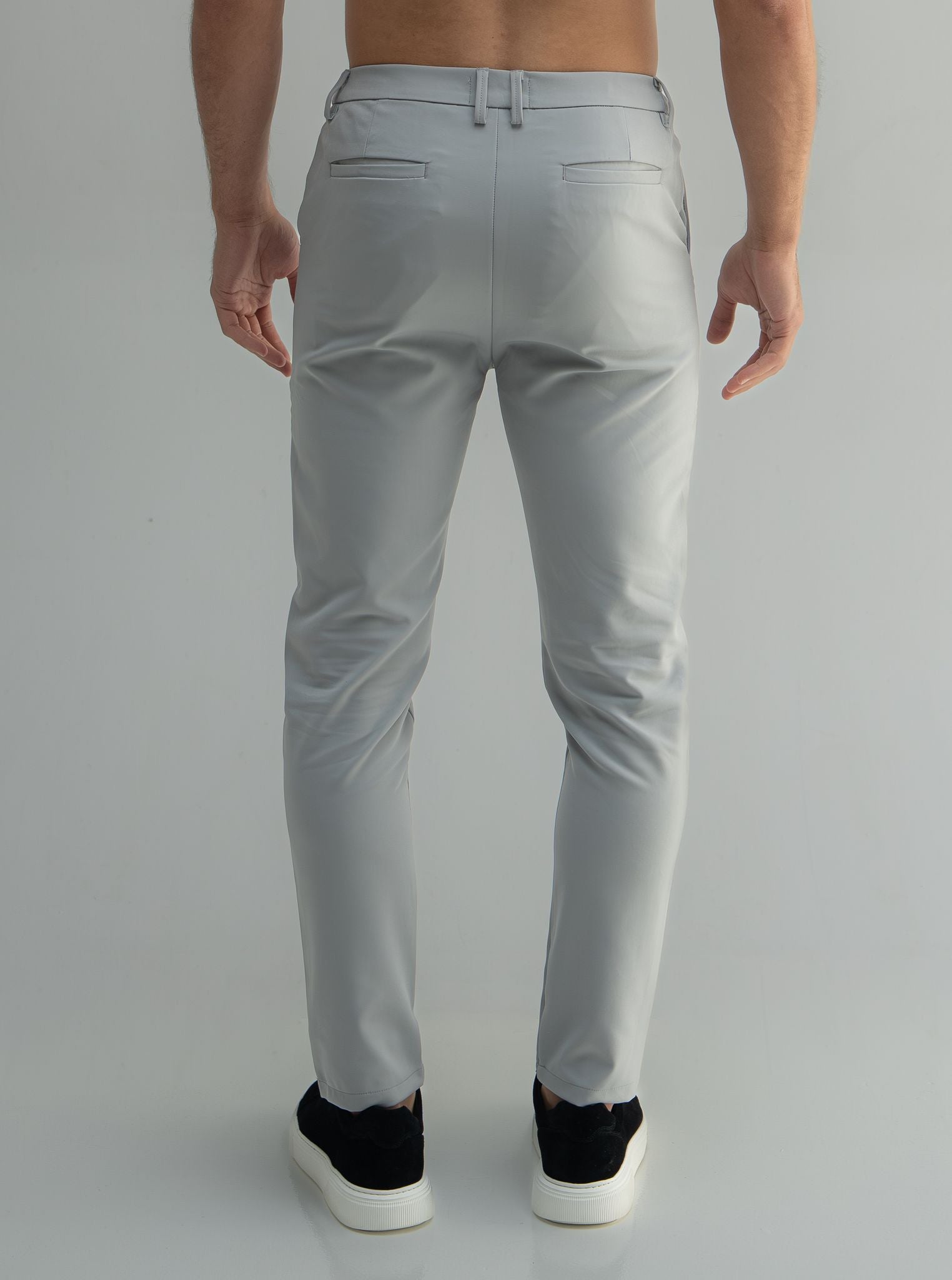 Tailored stretch trousers&amp;nbsp;
Slim fit
Stretch fabric
Belt loops
