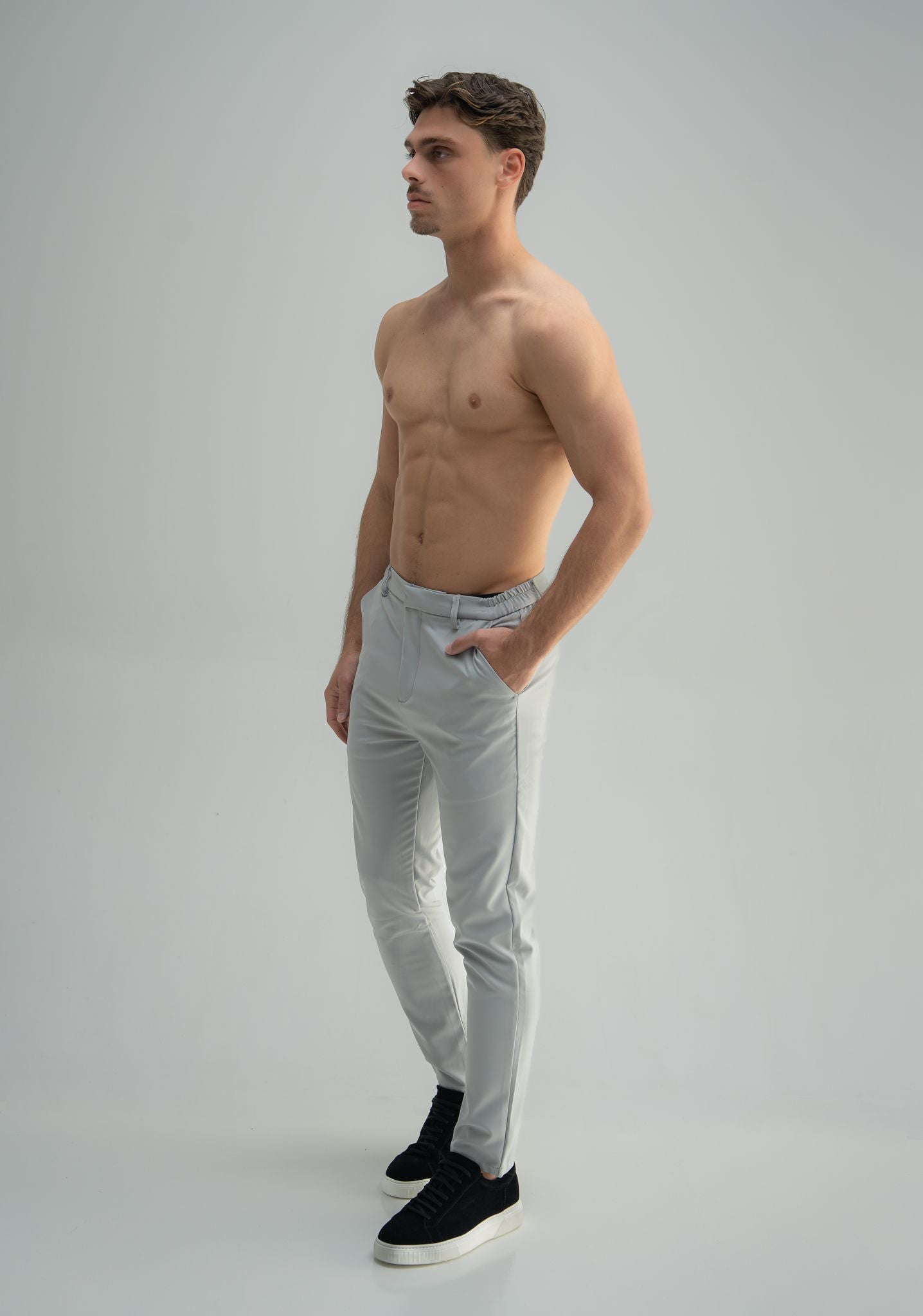 Tailored stretch trousers&amp;nbsp;
Slim fit
Stretch fabric
Belt loops