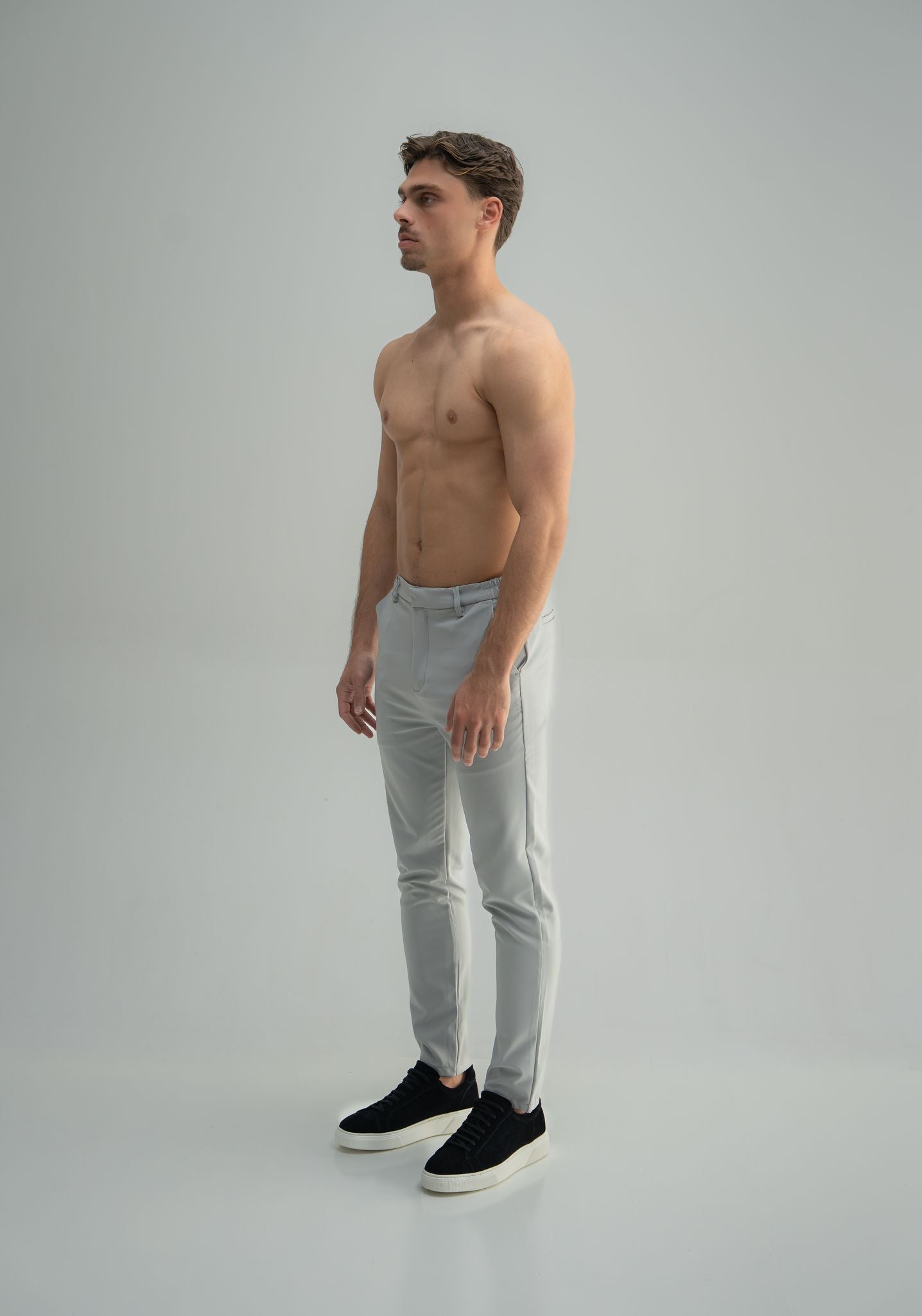Tailored stretch trousers&amp;nbsp;
Slim fit
Stretch fabric
Belt loops