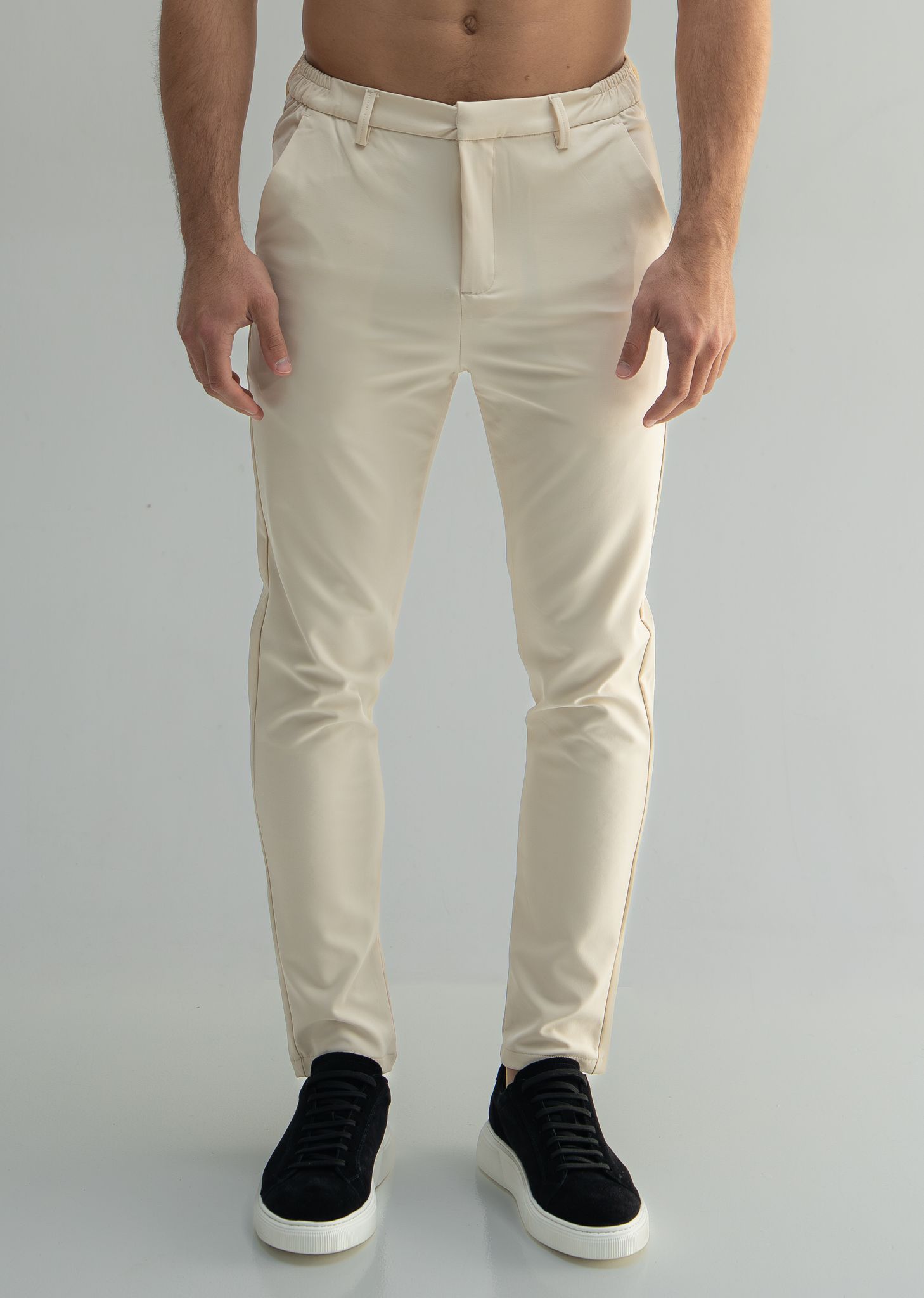 Tailored stretch trousers&amp;nbsp;
Slim fit
Stretch fabric
Belt loops