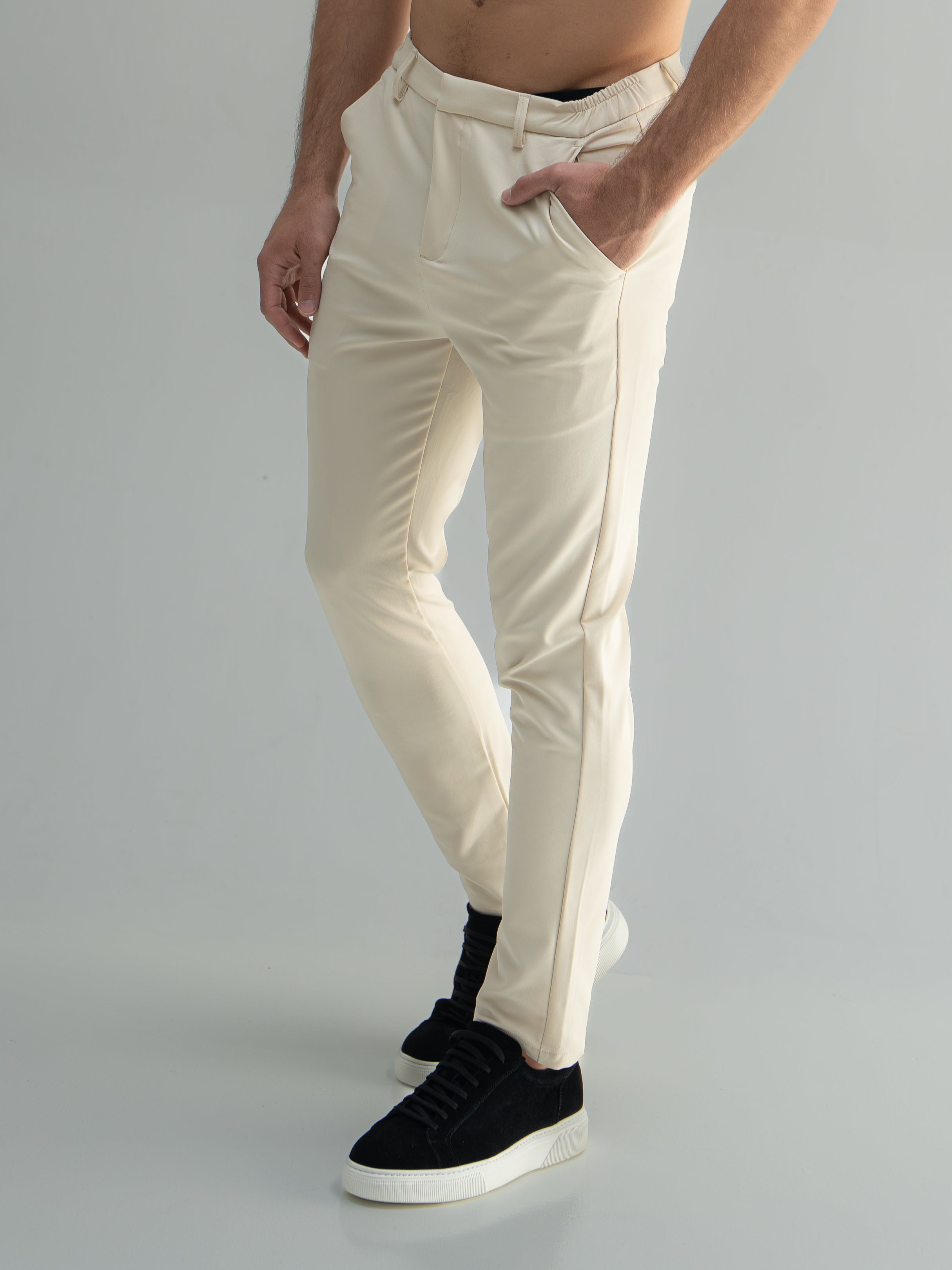 Tailored stretch trousers&amp;nbsp;
Slim fit
Stretch fabric
Belt loops