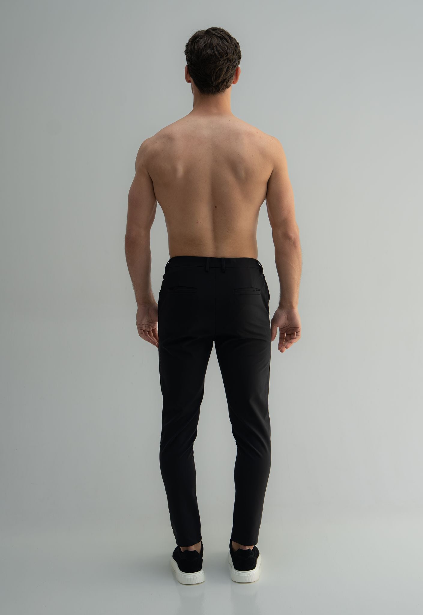 Tailored stretch trousers&amp;nbsp;
Slim fit
Stretch fabric
Belt loops
