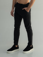 Tailored stretch trousers&nbsp;
Slim fit
Stretch fabric
Belt loops