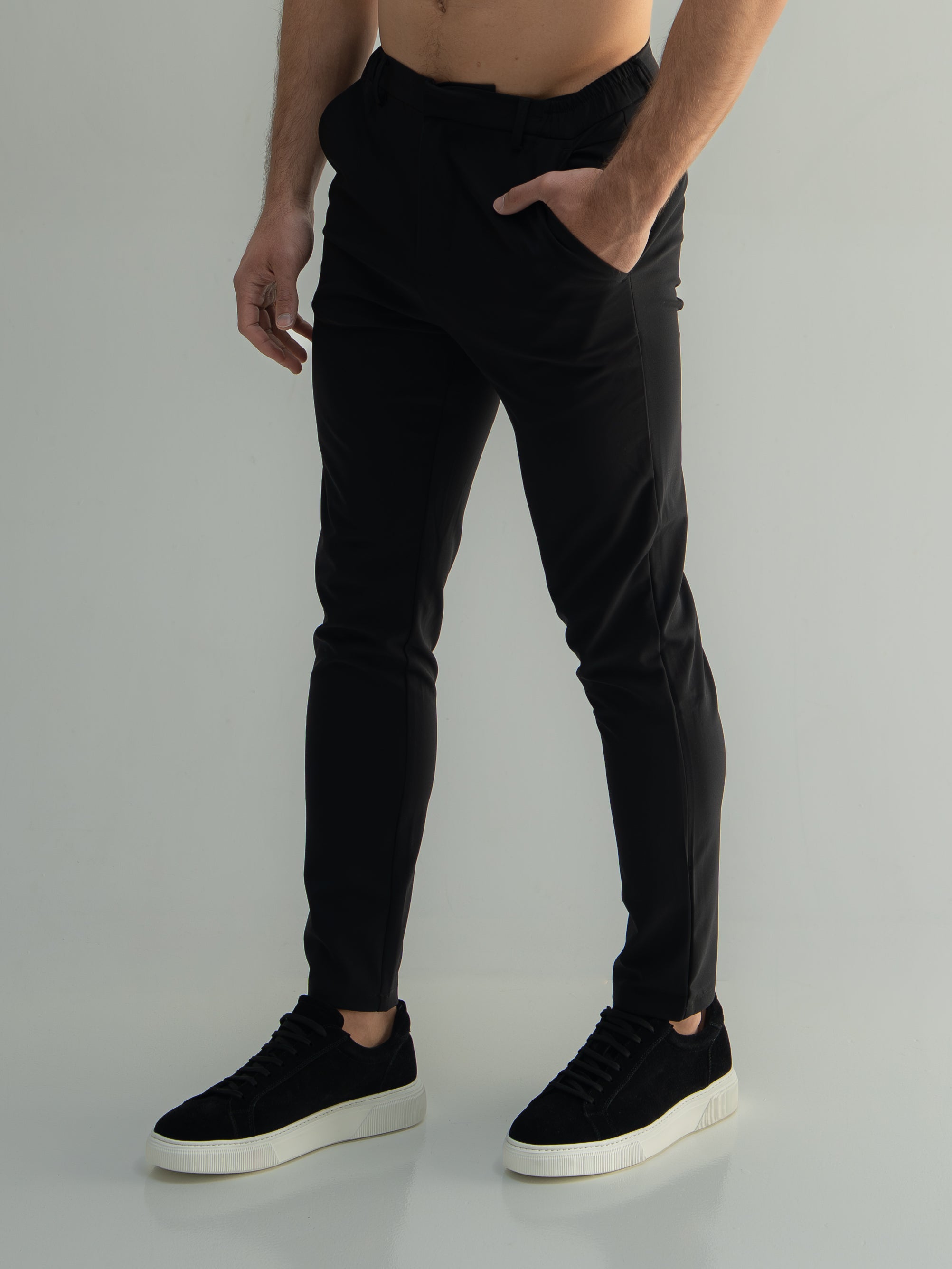 Tailored stretch trousers&amp;nbsp;
Slim fit
Stretch fabric
Belt loops