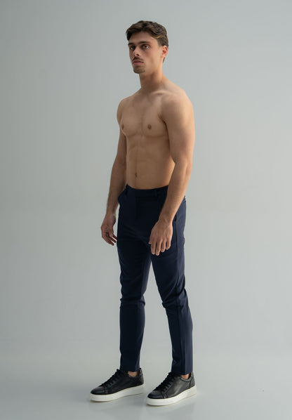 Tailored stretch trousers&amp;nbsp;

Slim fit
Stretch fabric
Belt loops
