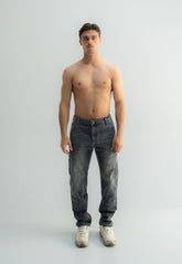 Loose fit denim jeans
Panel construction
Premium denim fabric
Stone washed finish