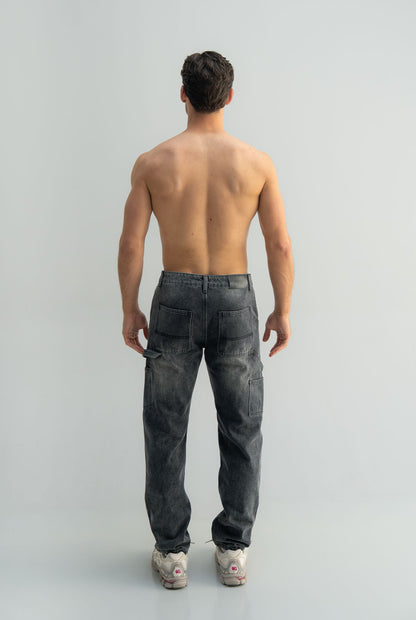 Loose fit denim jeans
Panel construction
Premium denim fabric
Stone washed finish