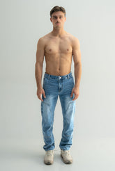 Loose fit denim jeans
Panel construction
Premium denim fabric
Stone washed finish
