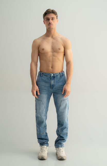 Loose fit denim jeans
Panel construction
Premium denim fabric
Stone washed finish