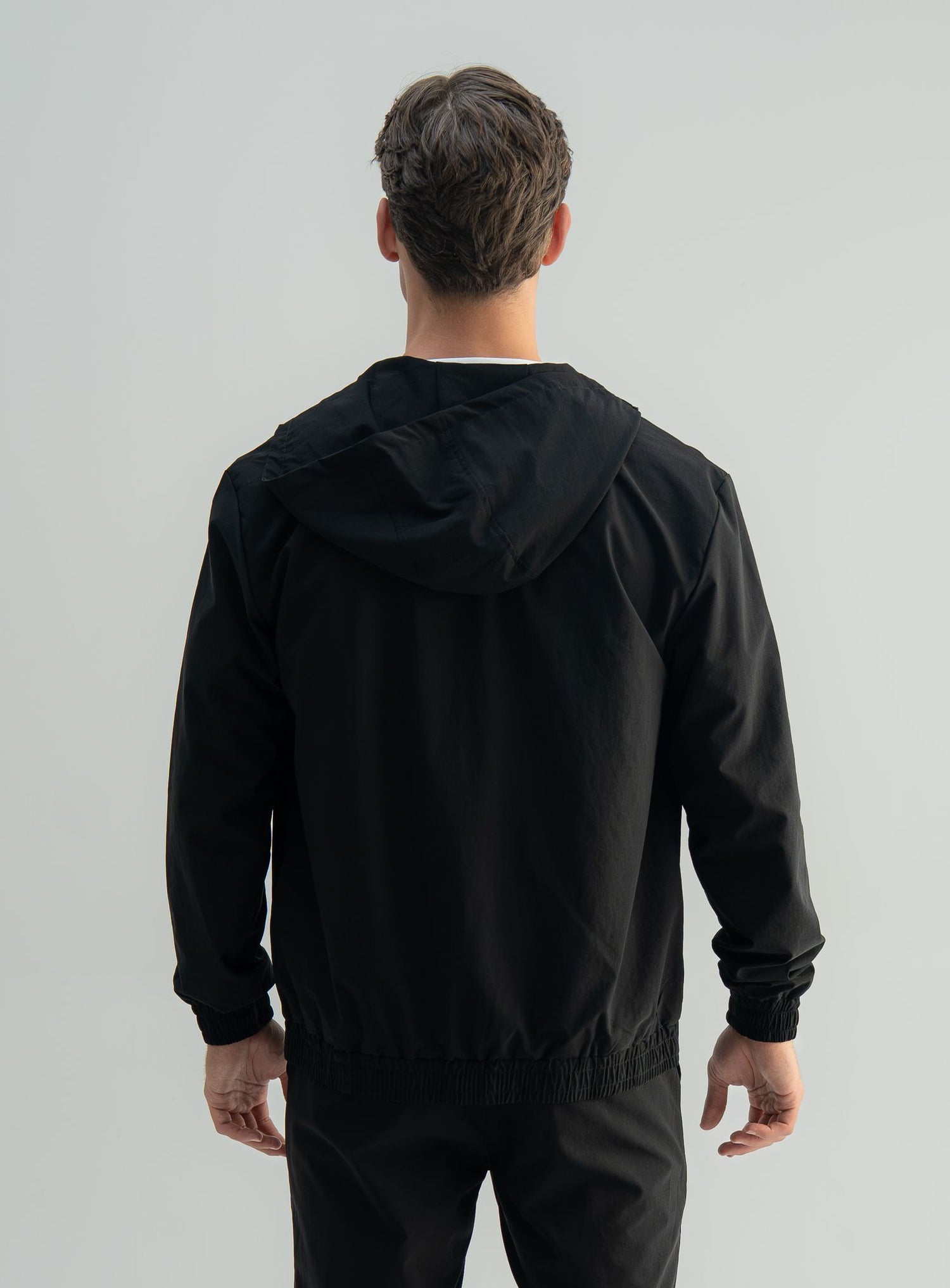 Arso Amsterdam Zip casual set
Slim fit
Zip closure
Structured collar
Premium stretch fabric
Breathable and lightweight
Smooth matte finish
Reinforced seams
Shape-retaining