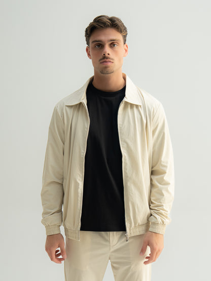 Arso Amsterdam Zip casual set
Slim fit
Zip closure
Structured collar
Premium stretch fabric
Breathable and lightweight
Smooth matte finish
Reinforced seams
Shape-retaining