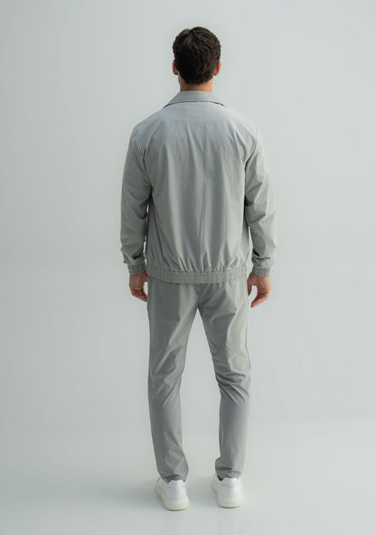Arso Amsterdam Zip casual set
Slim fit
Zip closure
Structured collar
Premium stretch fabric
Breathable and lightweight
Smooth matte finish
Reinforced seams
Shape-retaining