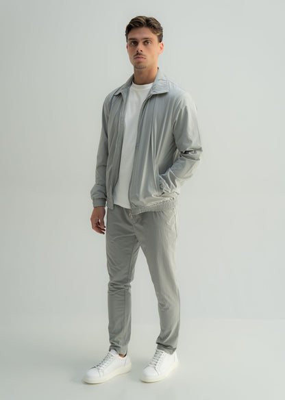 Arso Amsterdam Zip casual set
Slim fit
Zip closure
Structured collar
Premium stretch fabric
Breathable and lightweight
Smooth matte finish
Reinforced seams
Shape-retaining