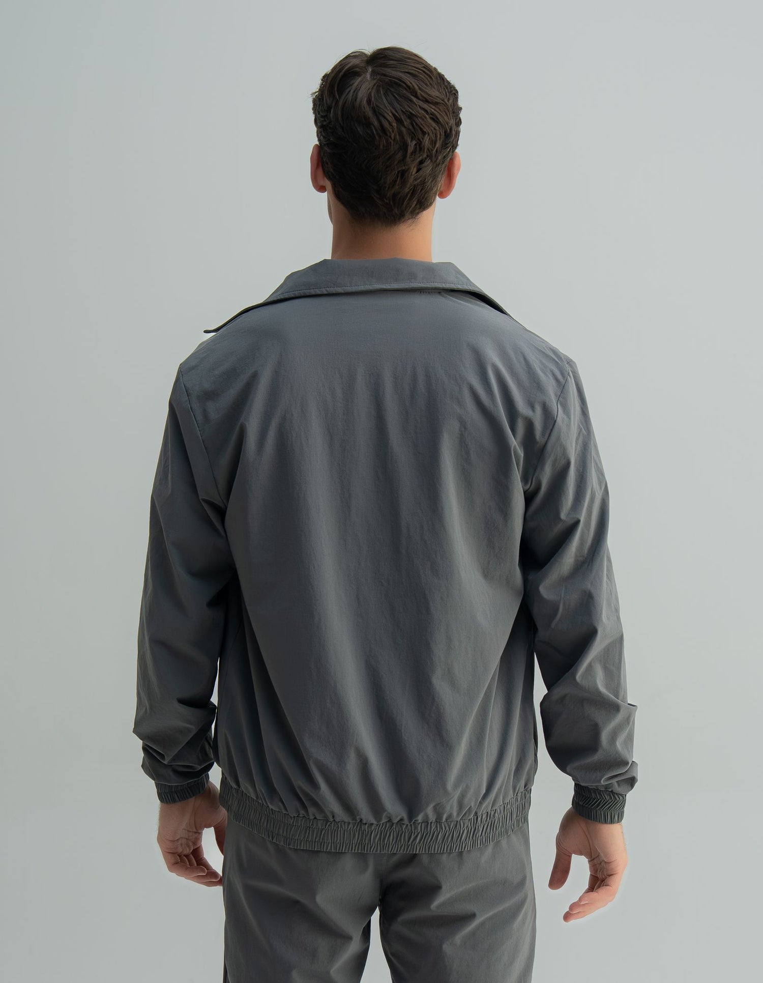 Arso Amsterdam Zip casual set
Slim fit
Zip closure
Structured collar
Premium stretch fabric
Breathable and lightweight
Smooth matte finish
Reinforced seams
Shape-retaining