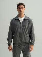 Arso Amsterdam Zip casual set
Slim fit
Zip closure
Structured collar
Premium stretch fabric
Breathable and lightweight
Smooth matte finish
Reinforced seams
Shape-retaining