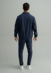 Arso Amsterdam Zip casual set
Slim fit
Zip closure
Structured collar
Premium stretch fabric
Breathable and lightweight
Smooth matte finish
Reinforced seams
Shape-retaining